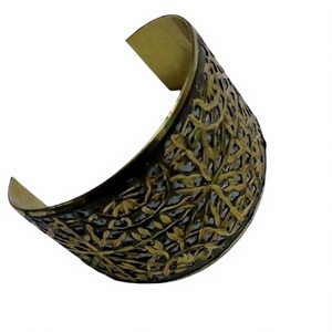 Fabriqué à la main En Métal Manchette Bracelet - Product Image 6