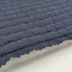 Yard donanma renk tarafından satılan rahat ceket için 100% <span class=keywords><strong>Polyester</strong></span> <span class=keywords><strong>300T</strong></span> tafta su geçirmez 2.5CM hat tasarım kapitone kumaş gemi hazır - Product Image 5