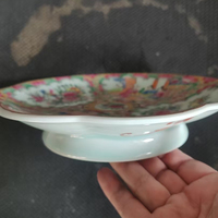 Assiette décorative en céramique de style chinois peinte à la main de 9 pouces, motif rose, ronde, sur pied haut, pour la présentation de mariage