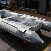 Bateau de pêche gonflable en PVC Zodiac, prix des bateaux en caoutchouc, Schlauchboot, bateau gonflable à moteur avec roue de lancement sur tableau arrière