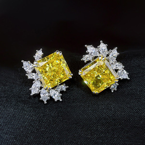 Orecchini a Perno Quadrati in Lega Geometrica Classica Vintage per Donne, Eleganti per Uso Quotidiano - Product Image 3
