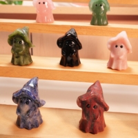 Figurine de fantôme en cristal naturel mélangé sculptée à la main avec chapeau de sorcière, mini-pierre précieuse, pour décoration d'Halloween (vente en gros)