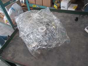 วาล์วรถยก 12C1919 วาล์วควบคุมทิศทางหลายทาง; MSV04-212-53F-01; อะไหล่เครื่องจักรก่อสร้างจากโรงงานโดยตรง - Product Image 3