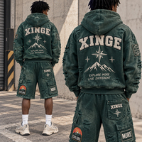 Ensemble de survêtement deux pièces en coton pour homme, avec sweat à capuche double couche et short cargo, style streetwear patchwork vieilli, idéal pour l'entraînement et les activités sportives