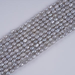 Promotion pour perles d'eau douce naturelles grises claires double face de 4-5 mm pour collier DIY, bracelet, perle baroque dispersée - Product Image 1