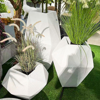 Pot Bunga Lantai Fiberglass Eropa Vas Besar Planter Fiberglass Kustom Dekorasi Pernikahan Hotel Ornamen Dekorasi Taman Rumah
