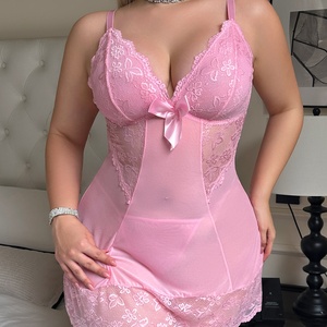 Chemise de nuit en dentelle florale rose douce et romantique, avec nœud décoratif, col en V, coupe ajustée – Lingerie très tendance - Product Image 4