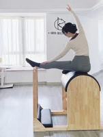 Appareil de Pilates Maple, Reformer personnalisé, Équipement de Pilates, Structure en alliage d'aluminium, Ladder Barrel de Pilates, pour studio de Pilates de haut niveau
