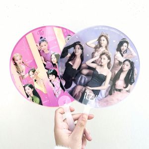 Venta Directa de Fábrica, Abanico de Mano de Plástico Transparente Personalizado e Impermeable, Diseño Personalizado de PVC con Ídolo KPOP para Fans - Product Image 1