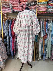 Robe midi en coton 100% à imprimé floral numérique, robe décontractée d'été - Product Image 4