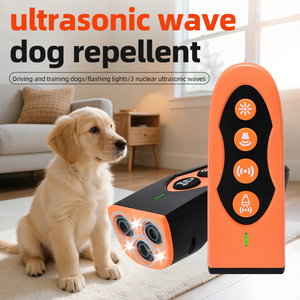 Dispositif anti-aboiement ultrasonique longue portée 4 en 1 pour chien, avec lampe torche LED - Product Image 2