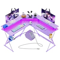 Table de jeu d'angle double couche au design moderne Bureau d'ordinateur de jeu violet en forme de L en fibre de carbone avec lumières LED