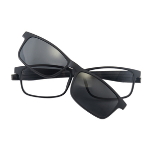 <span class=keywords><strong>Occhiali</strong></span> <span class=keywords><strong>da</strong></span> <span class=keywords><strong>Sole</strong></span> Polarizzati Retrò con <span class=keywords><strong>Clip</strong></span> e Montatura Completa <span class=keywords><strong>per</strong></span> Uomo e Donna, Compatibili con Lenti <span class=keywords><strong>da</strong></span> <span class=keywords><strong>Vista</strong></span>, Protezione UV, Stile Vintage - Product Image 2