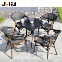 Meubles de terrasse de restaurant modernes en rotin et aluminium, table et chaises de bistrot français, chaise de jardin d'extérieur