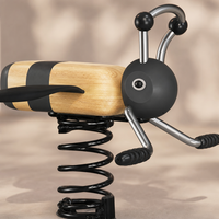 Balançoire à ressort pour enfants Bee Spring Rider, jouet à bascule en bois pour l'extérieur, idéal pour les équipements de jardin d'enfants et de parcs.