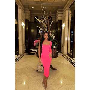 เดรสยาวสีชมพูฟูเชียแบบวินเทจ แขนเดียว ไซส์ XS ผ้าโพลีเอสเตอร์ ประดับกลิตเตอร์ เลื่อม ลูกปัด คอรูปหัวใจ เรียบง่าย สำหรับงานปาร์ตี้ ดีไซน์หรูหรา ด้านหลังมีรายละเอียด - Product Image 3