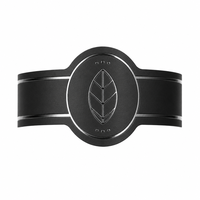 Bandes de cigares personnalisées noires mates minimalistes modernes avec logo argenté UV sélectif, anneaux à marque privée pour emballage cadeau d'entreprise