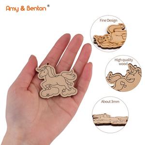 木製キーチェーンDIY塗装ユニコーンタグは、子供の誕生日パーティーのための着色非毒性クレヨンに合うことができます - Product Image 4