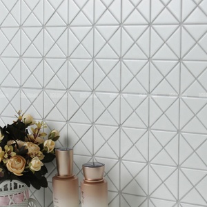 Carrelage de salle de bains en porcelaine glacée, Triangle, décor moderne, mosaïque blanche intelligente de 2" - Product Image 2