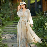 Robe longue élégante haut de gamme en soie pour femme, style vintage, nouvelle collection printemps 2026, motif floral, en soie de mûrier, taille haute, col en V, antistatique