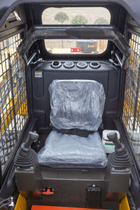 รถตักไฮดรอลิกขนาดเล็กยี่ห้อซิโนแมช พร้อมอุปกรณ์ตักต้นไม้แบบ EPA และระบบควบคุมด้วยจอยสติ๊ก - Product Image 3