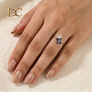 Bague en or massif 14 carats de luxe avec diamant de laboratoire et saphir bleu royal pour les bijoux de mariage et de soirée pour femmes - Product Image 3