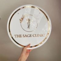 Enseigne personnalisée en acrylique DakeSign avec logo d'entreprise, enseigne de magasin LED 3D néon pour la décoration murale de bureau et les enseignes de magasin de beauté