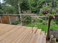 Balustrade en verre sans cadre de terrasse Designs Main courante en aluminium à canal en U pour escaliers et piscine Clôture de balustrade en verre de balcon bon marché