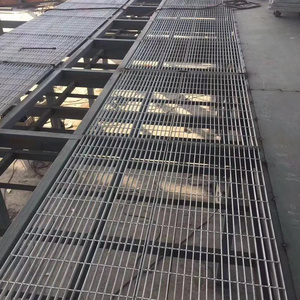Panneaux de grilles soudées robustes en acier galvanisé à chaud, maille <span class=keywords><strong>30x30</strong></span>, pour plateformes industrielles extérieures anti-corrosion - Product Image 1