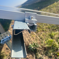 Système de montage au sol pour panneaux solaires, structure de montage photovoltaïque en acier revêtu de Zn-Al-Mg pour projets commerciaux