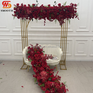 ชุดดอกกุหลาบสีแดงสวยหรู พร้อมใบไม้สีเขียว สำหรับตกแต่งทางเดินงานแต่งงาน - Product Image 3