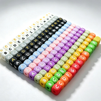 Perles en silicone colorées classiques de 12 mm, lettres de l'alphabet A-Z, perles carrées pour colliers, cordons, bracelets, porte-clés d'anniversaire