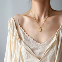Collier Ovale Irrégulier Sculpté Pendentif Lave Laqué Rétro Plaqué Or 18k Bijoux en Acier Inoxydable
