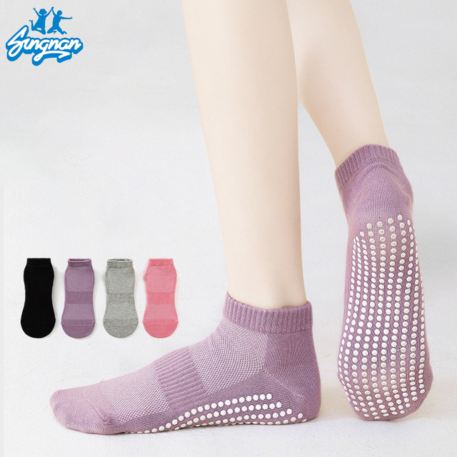 Yoga Pilates Grip Socks Custom Indoor Sports Dance Floor Anti slip Sock Wholesale in Stock Trampoline Socks Non slip Silicone