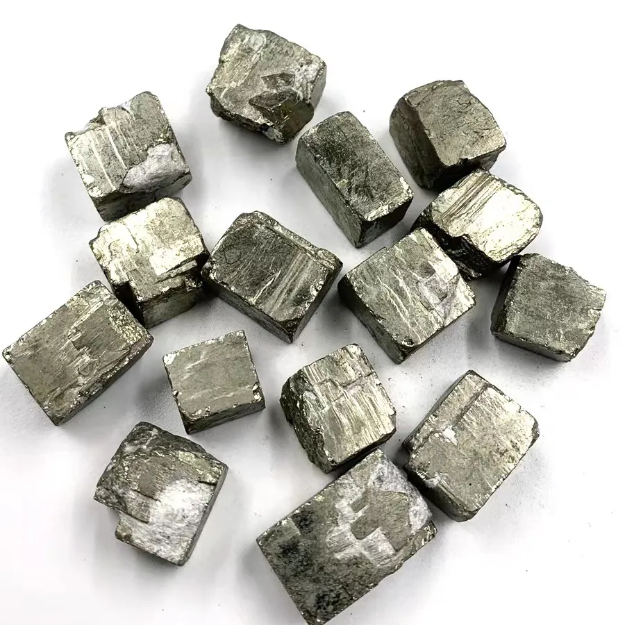 ราคาขายส่งของหิน Pyrite ธรรมชาติรูปร่างสี่เหลี่ยมหยาบ