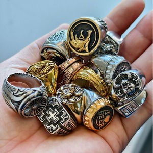 Venta al por mayor Hip Hop Estilo Punk Vintage Personalidad Hombres creativos Cruz Lobo Calavera Anillo para hombres - Product Image 5
