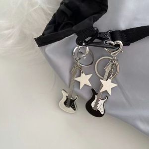 Y2k <span class=keywords><strong>guitare</strong></span> amour coeur étoile porte-clés pour hommes femmes doux Cool à la mode mode pendentif porte-clés Rock Punk Vintage accessoires <span class=keywords><strong>cadeau</strong></span> - Product Image 3