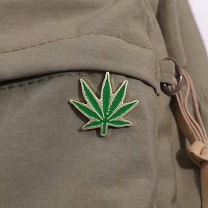 Venta al por mayor de moda artesanías de Metal inspirado Hada <span class=keywords><strong>Aloe</strong></span> Vera esmalte Pin broche solapa Navidad Día Nacional suculenta joyería en maceta - Product Image 4