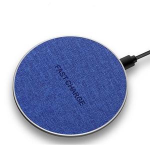 Almohadilla de carga inalámbrica fuerte completa de 10W 15W, cargador inalámbrico rápido 15W para <span class=keywords><strong>Samsung</strong></span> <span class=keywords><strong>Galaxy</strong></span> para iPhone 17 16 15pro Max - Product Image 4