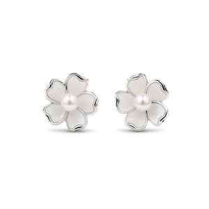 Orecchini a Perno E4811 in Oro Bianco con Fiore e Perla Finta, Gioielli Classici da Donna per Uso Quotidiano - Product Image 1