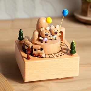 Boîte à musique en bois pour gâteau d'anniversaire avec lapin et train, cadeau musical rotatif à manivelle pour enfants, <span class=keywords><strong>Noël</strong></span> - Product Image 4