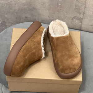 Bottes d'hiver pour femmes de luxe, bottes à plateforme, semelle épaisse, fourrure en daim, bottes courtes chaudes - Product Image 3