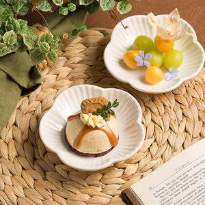 Piatto in Ceramica a Forma di Petalo Multicolore per Dessert, Frutta, Snack, Uso Quotidiano <span class=keywords><strong>e</strong></span> Presentazione per Tè del Pomeriggio - Product Image 4