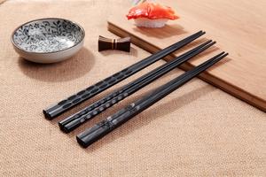 Elegantes palillos negros <span class=keywords><strong>de</strong></span> fibra <span class=keywords><strong>de</strong></span> vidrio con caja <span class=keywords><strong>de</strong></span> lujo palillos <span class=keywords><strong>chinos</strong></span> para <span class=keywords><strong>comer</strong></span> para acampar Material plástico - Product Image 4