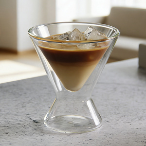 Tasse à café en <span class=keywords><strong>verre</strong></span> borosilicate à <span class=keywords><strong>double</strong></span> paroi, forme triangulaire créative, 160 ml, résistante à la chaleur, pour expresso - Product Image 1