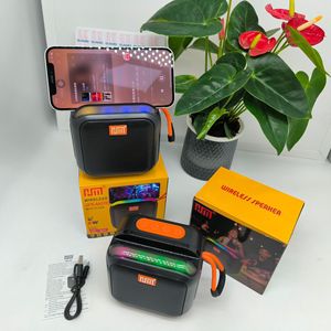 Mini altavoz portátil impermeable RGB de 8W con soporte para teléfono Subwoofer y Radio, para fiestas al aire libre, batería de fuente de alimentación - Product Image 5