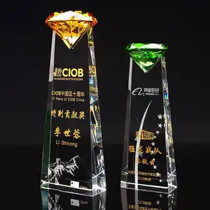 Trofeo de premio de cristal con forma de diamante grabado y logotipo personalizado