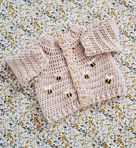 Cardigan per Bambine con Ape Ricamata a Mano, Maglione Traforato ODM per Bambini con Fodera in Cotone - Product Image 4