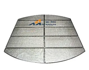 sintered mesh filter for controlling gas distribution plate