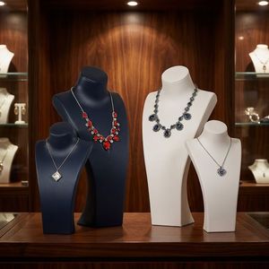 Expositor de Collares de Lujo de Cuero PU al por Mayor para Tiendas de Joyería y Escaparates - Soporte Delicado para Exhibición de Collares - Product Image 2